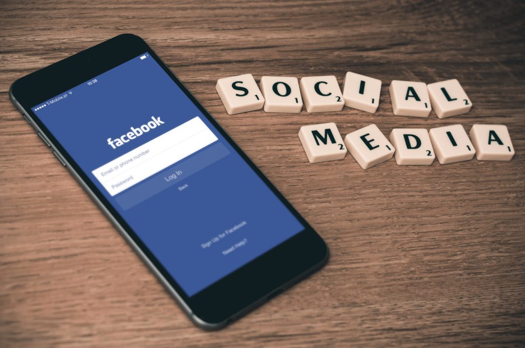 social media i facebook w e commerce